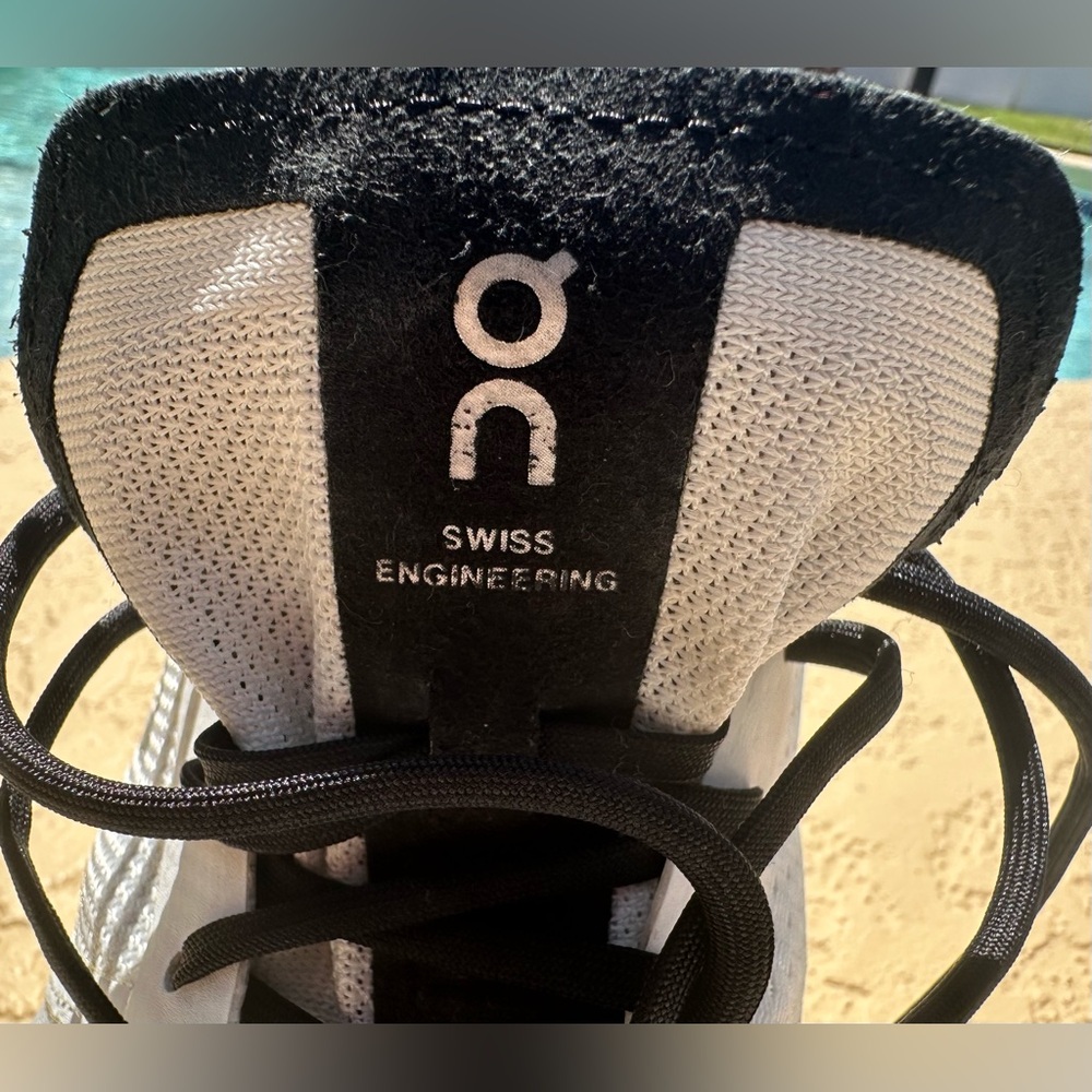 On Cloud / On Running X White Reflective Running Shoes Women’s Size 9.5 in VGC - Picture 5 of 15